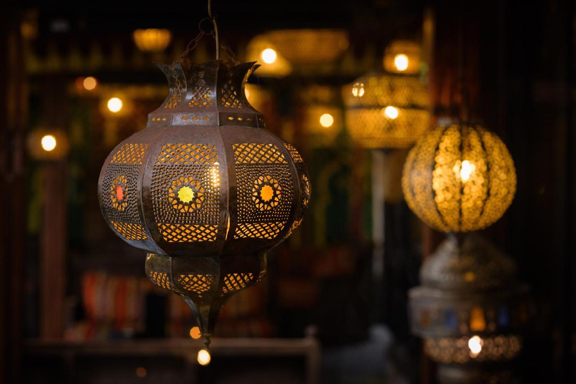 Hotel Crazy Bear Beaconsfield Exterior foto A Moroccan lantern