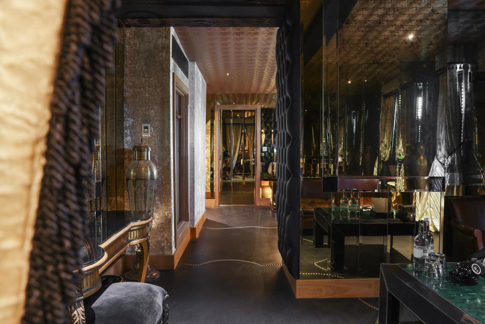 Hotel Crazy Bear Beaconsfield Exterior foto