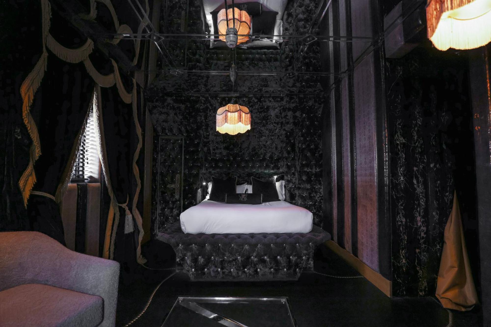 Hotel Crazy Bear Beaconsfield Exterior foto